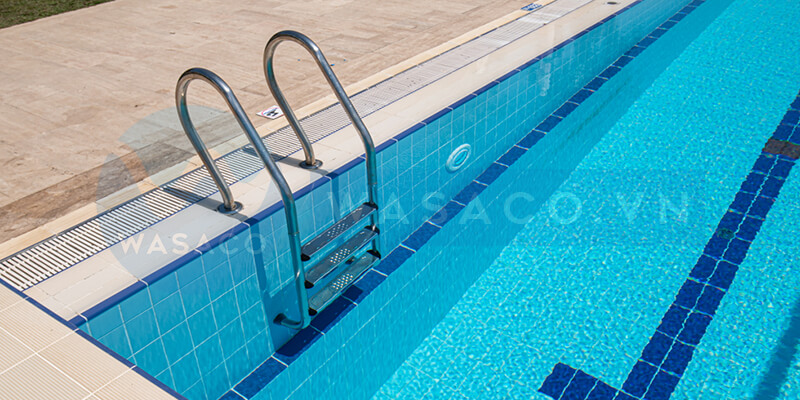 Đặc điểm Thang bể bơi 4 bậc SFF 415-P