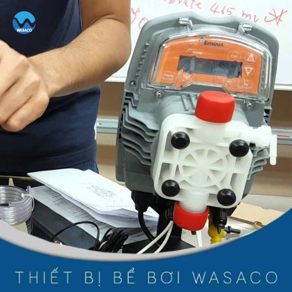 https://wasaco.vn/wp-content/uploads/2024/10/may-bom-dinh-luong-cham-hoa-chat-ctrl-1.jpg