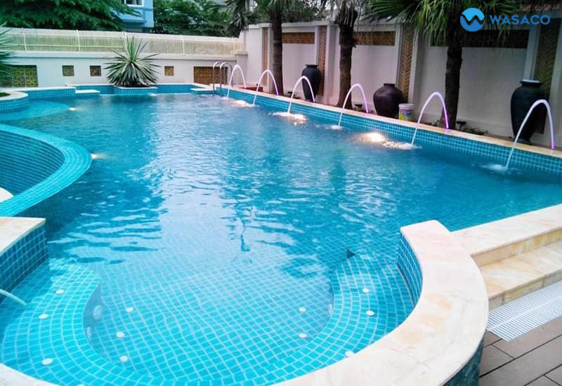 Nước bể bơi sạch và an toàn