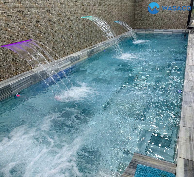 Thác nước bể bơi