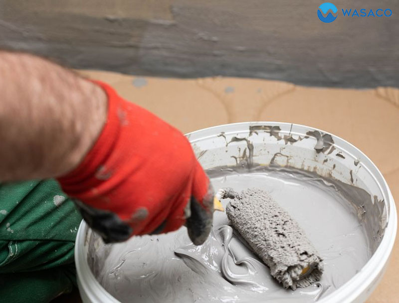 Sơn chống thấm gốc xi măng có giá thành thấp hơn